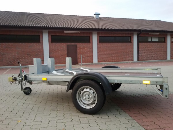 Zul. 900 Kg / Ges. 1200 Kg Zul. 900 Kg / Ges. 1200 Kg